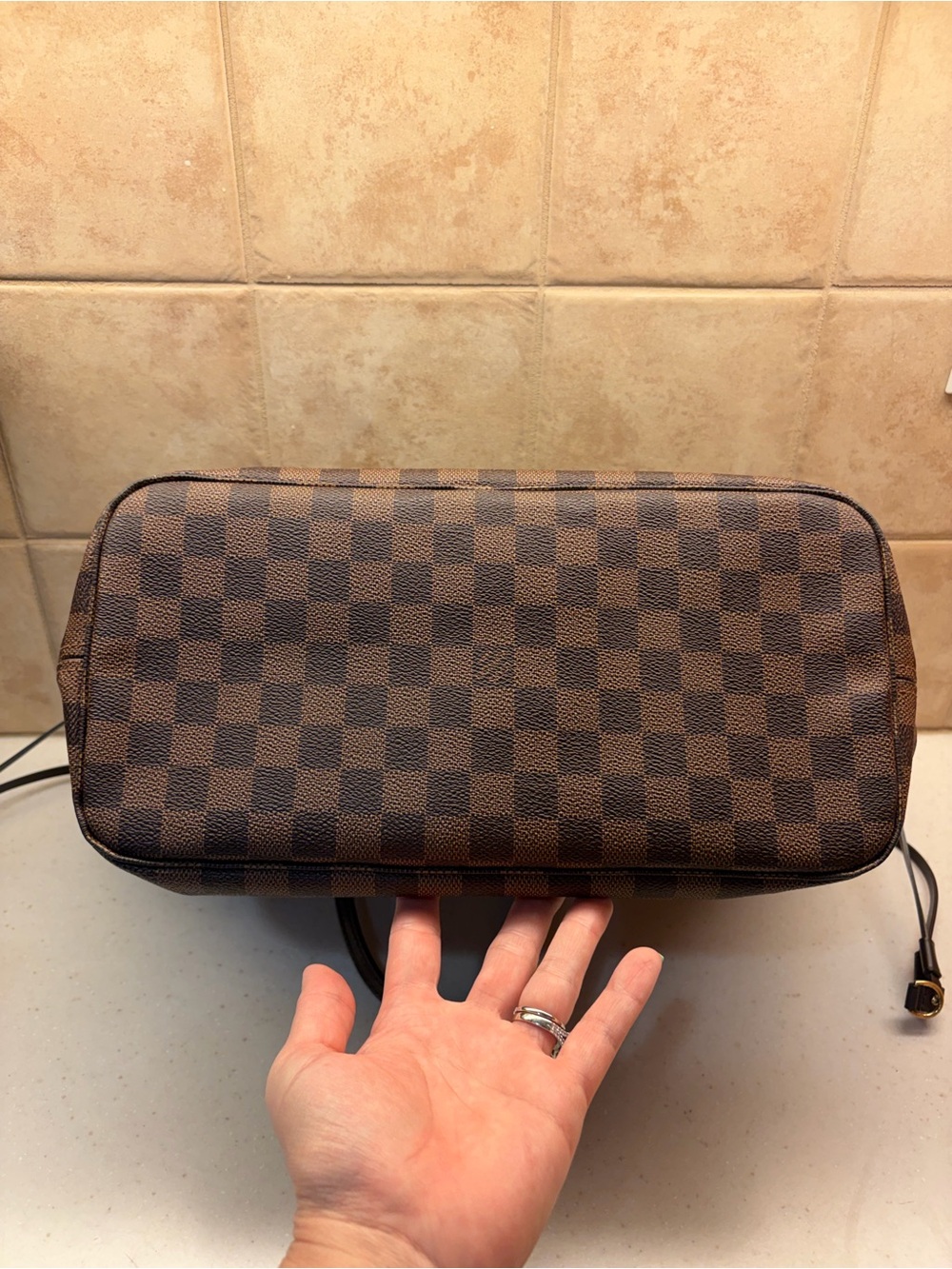 Louis Vuitton Neverfull MM WITH POUCH!! - Picture 12 of 17